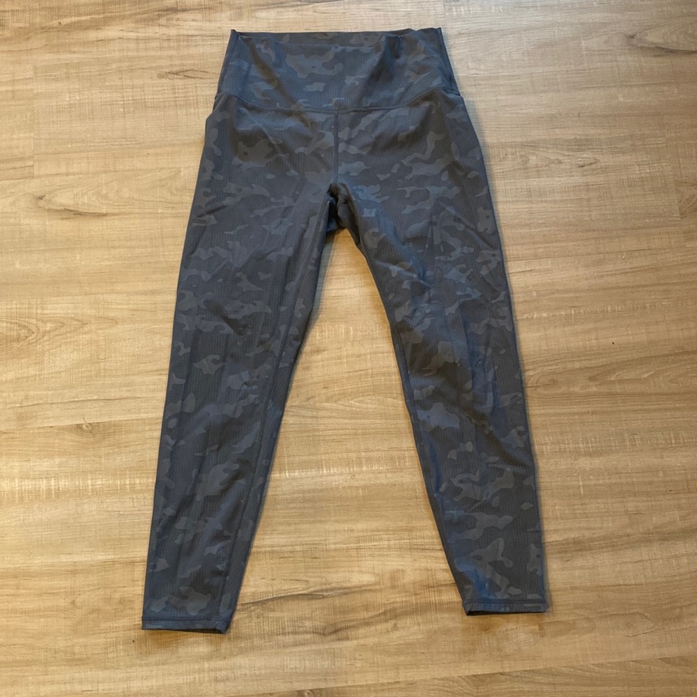 Zyia grey camo 7/8 leggings 6-8